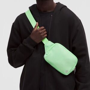 NWT Lululemon Everywhere Belt Bag Large 2L Citra Lime